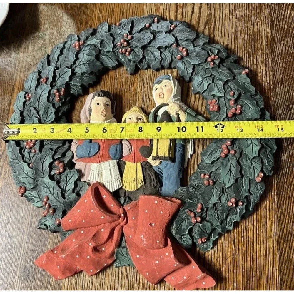 Resin Christmas Carolers Wreath Wall Decor Holiday 12